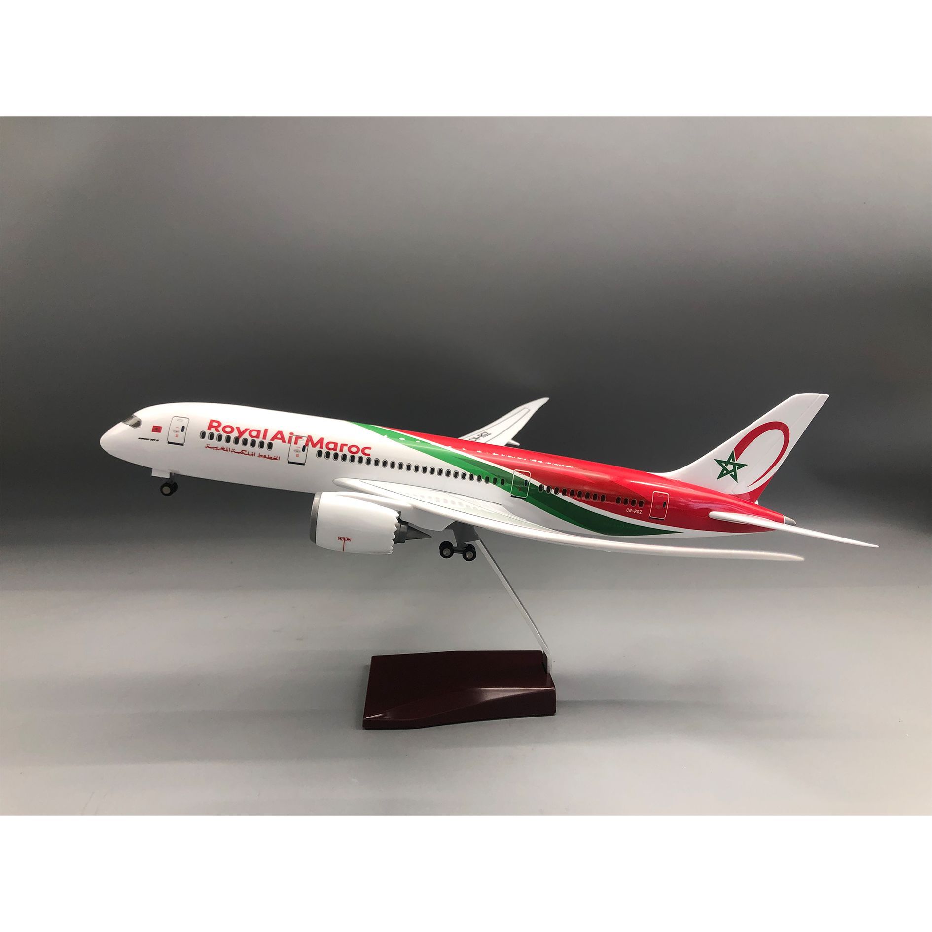 Modelo de Avião Royal Air Maro - Office Technologies avaliação e preço