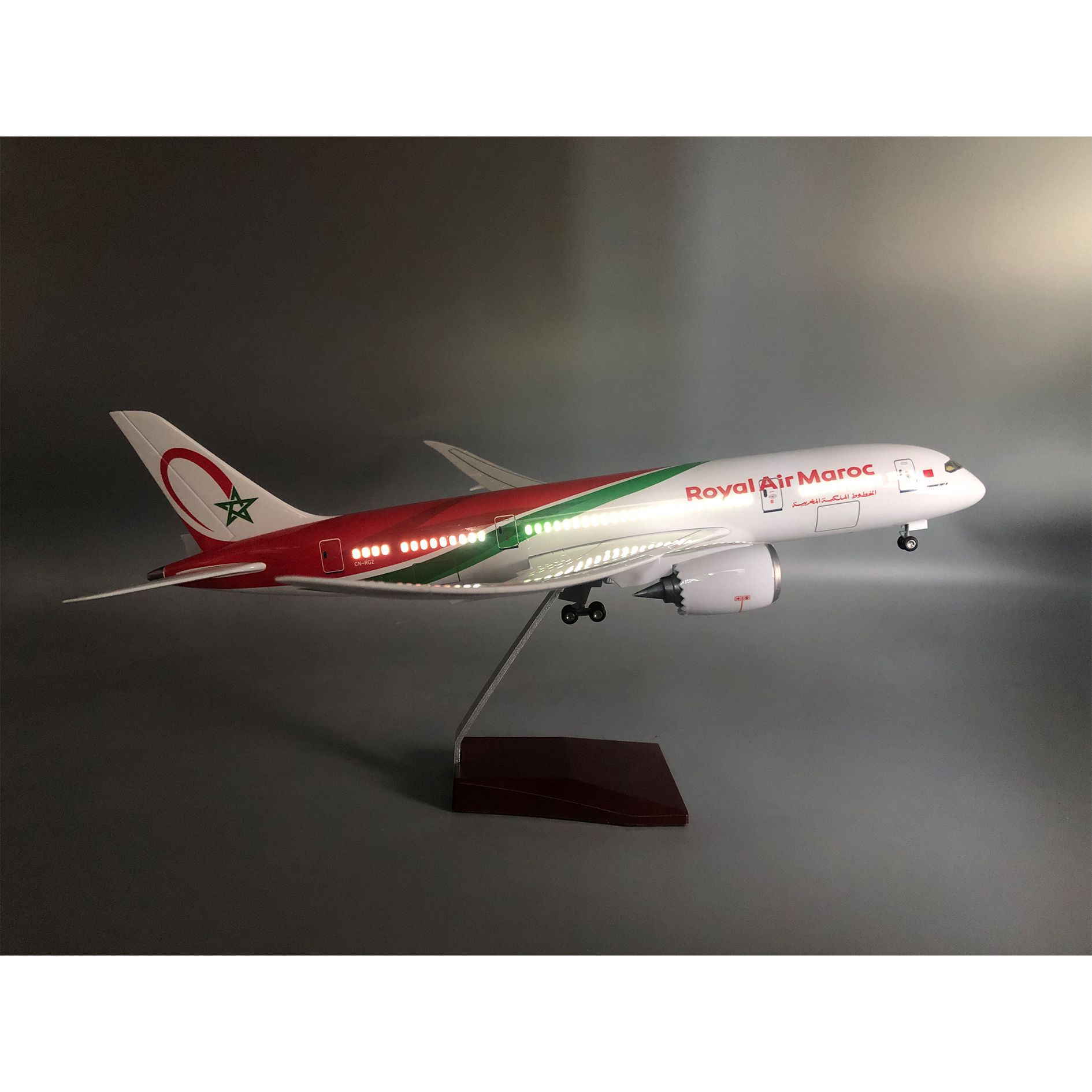 Modelo de Avião Royal Air Maro - Office Technologies avaliação e preço